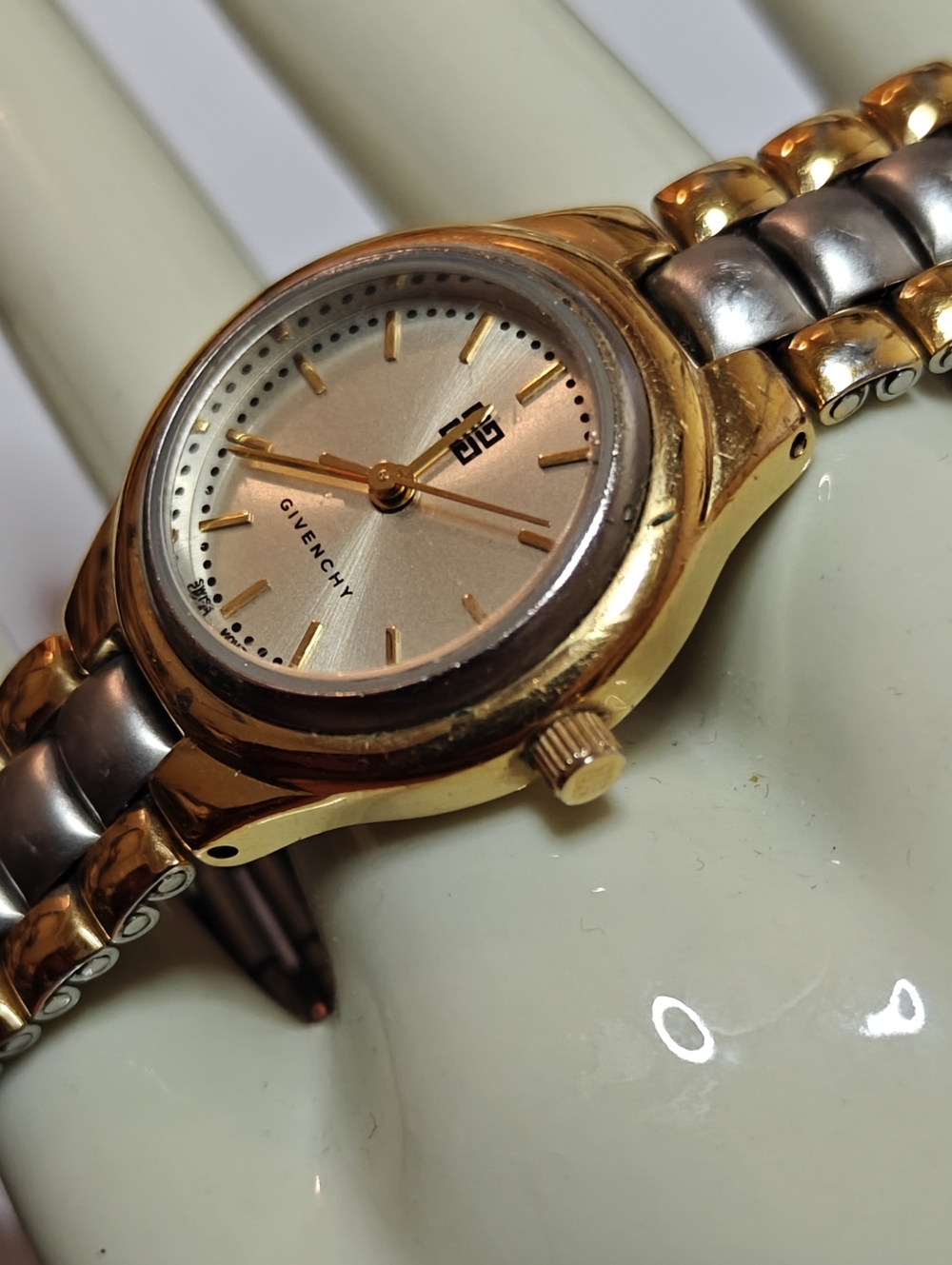 Vintage Authentic Givenchy Ladies Watch Cleaned New Battery - Picture 8 of 16